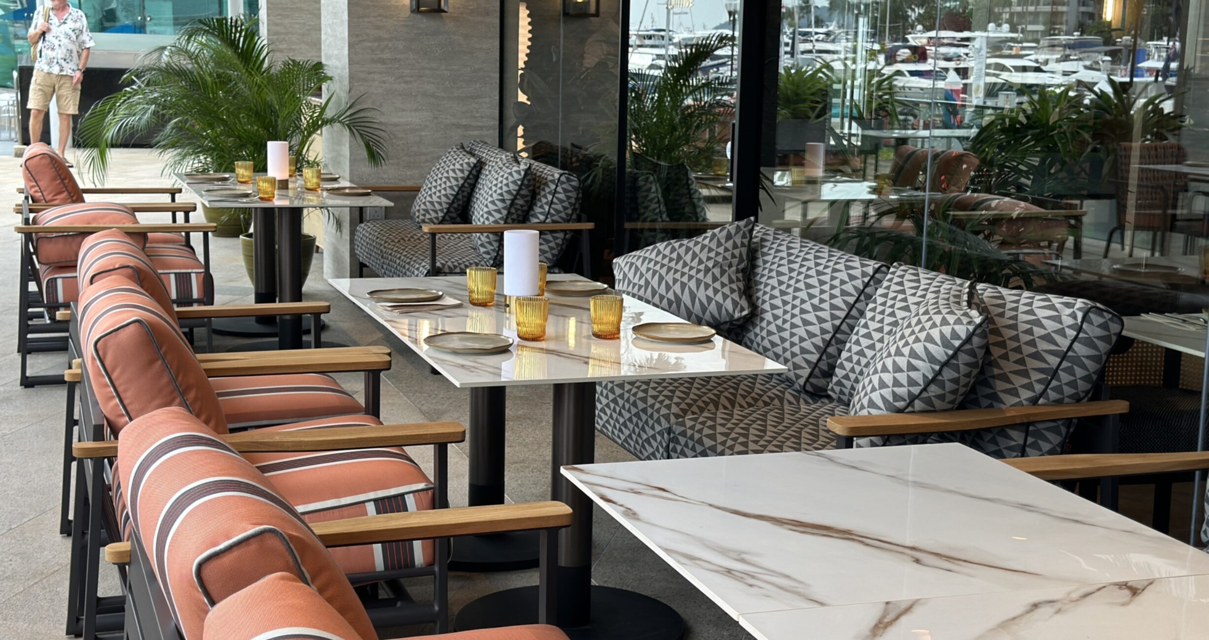 Latitude Terrace Day Seating